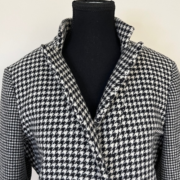 BCBG Houndstooth wool blend coat, Size SM. - Picture 2 of 16